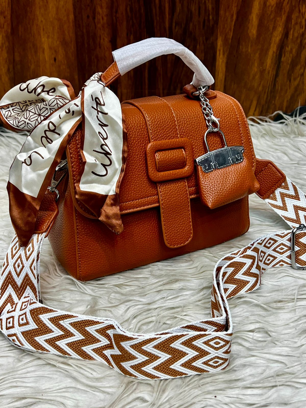 HANDS BAG