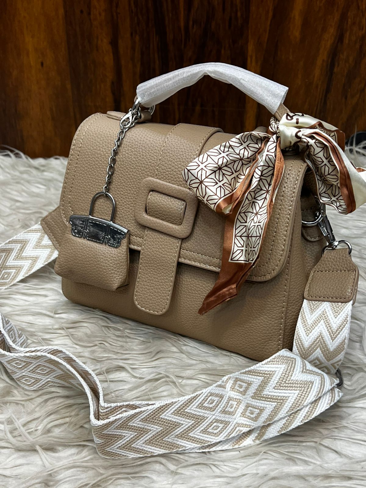 HANDS BAG