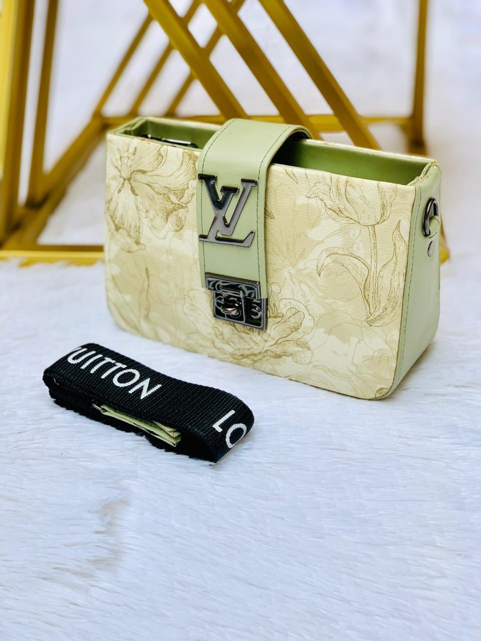 HAND BAGS
