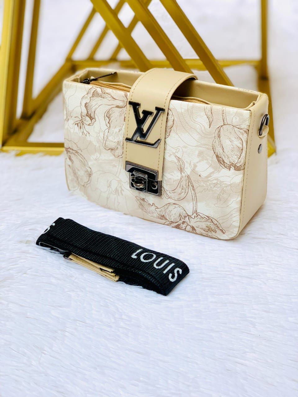 HAND BAGS